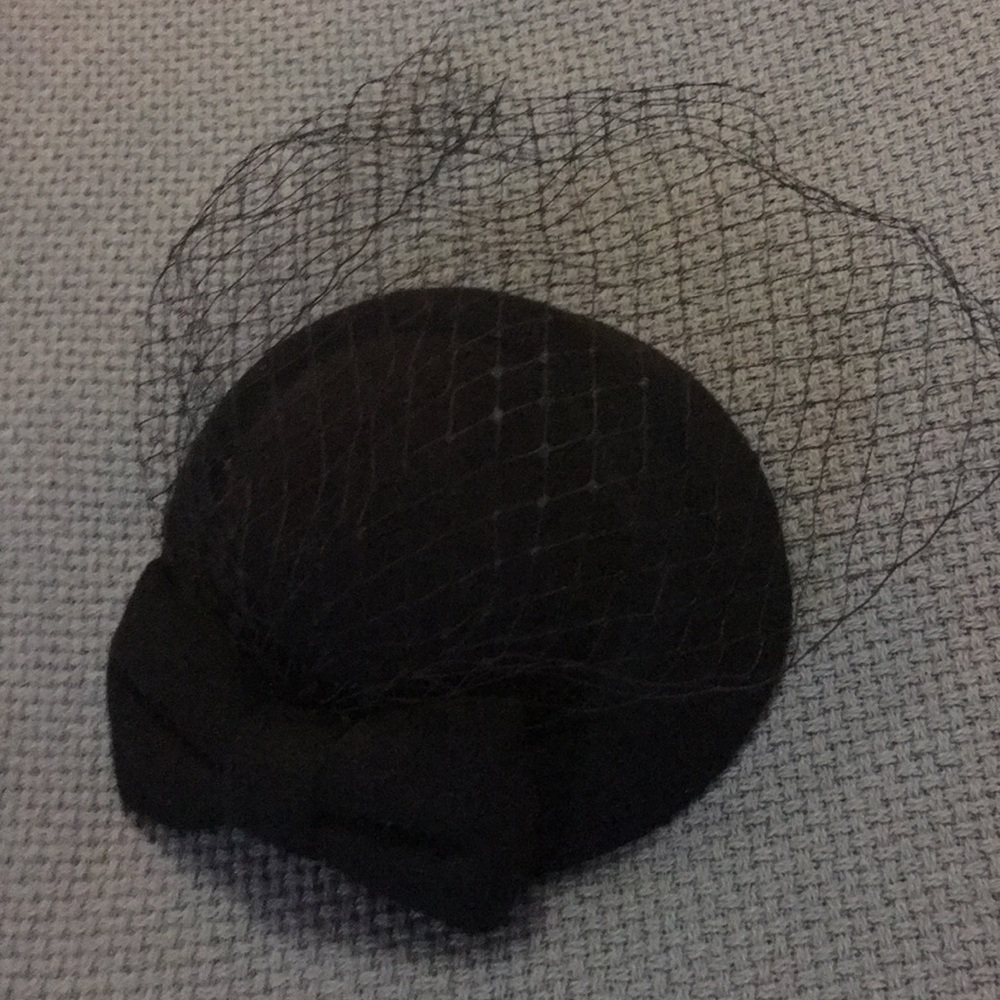 Vintage-Style Pillbox Hat